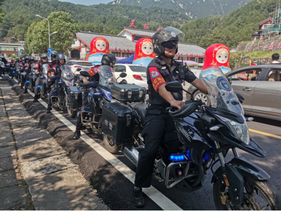 多部門聯合執法  保障游客出行安全424.png