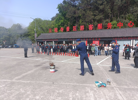 天柱山風景區舉行消防培訓演練233.png
