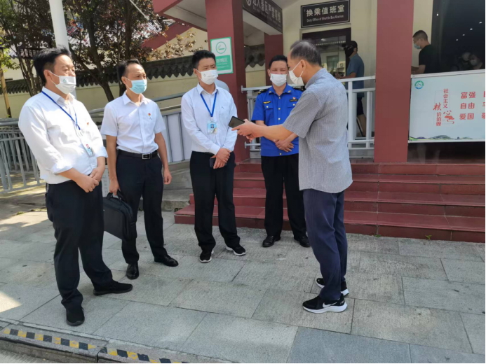 余炳陽帶隊督查文明創建和疫情防控工作157.png